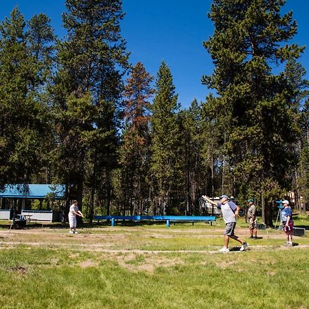 Bend-Sunriver Camping Resort 24 Ft. Yurt 12 Extérieur photo