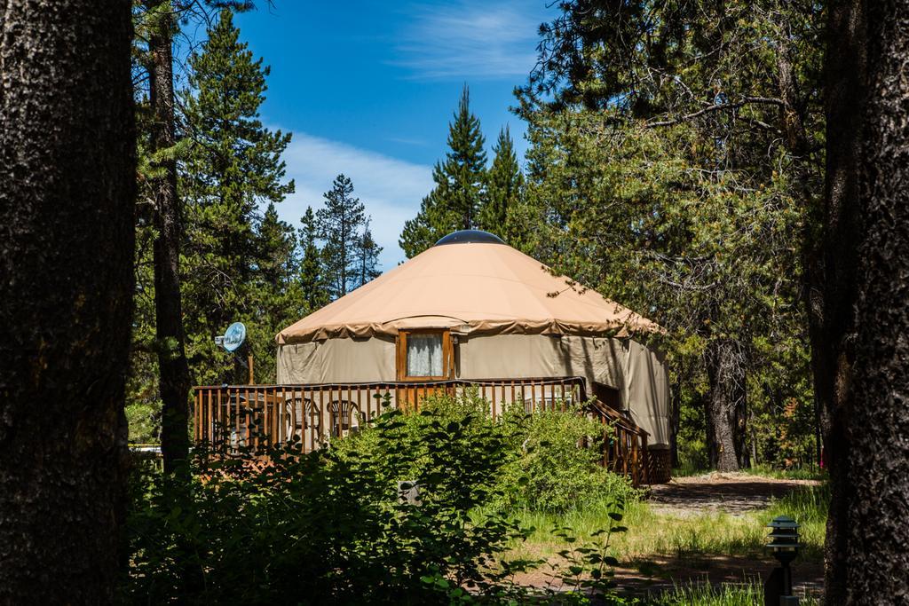 Bend-Sunriver Camping Resort 24 Ft. Yurt 12 Extérieur photo
