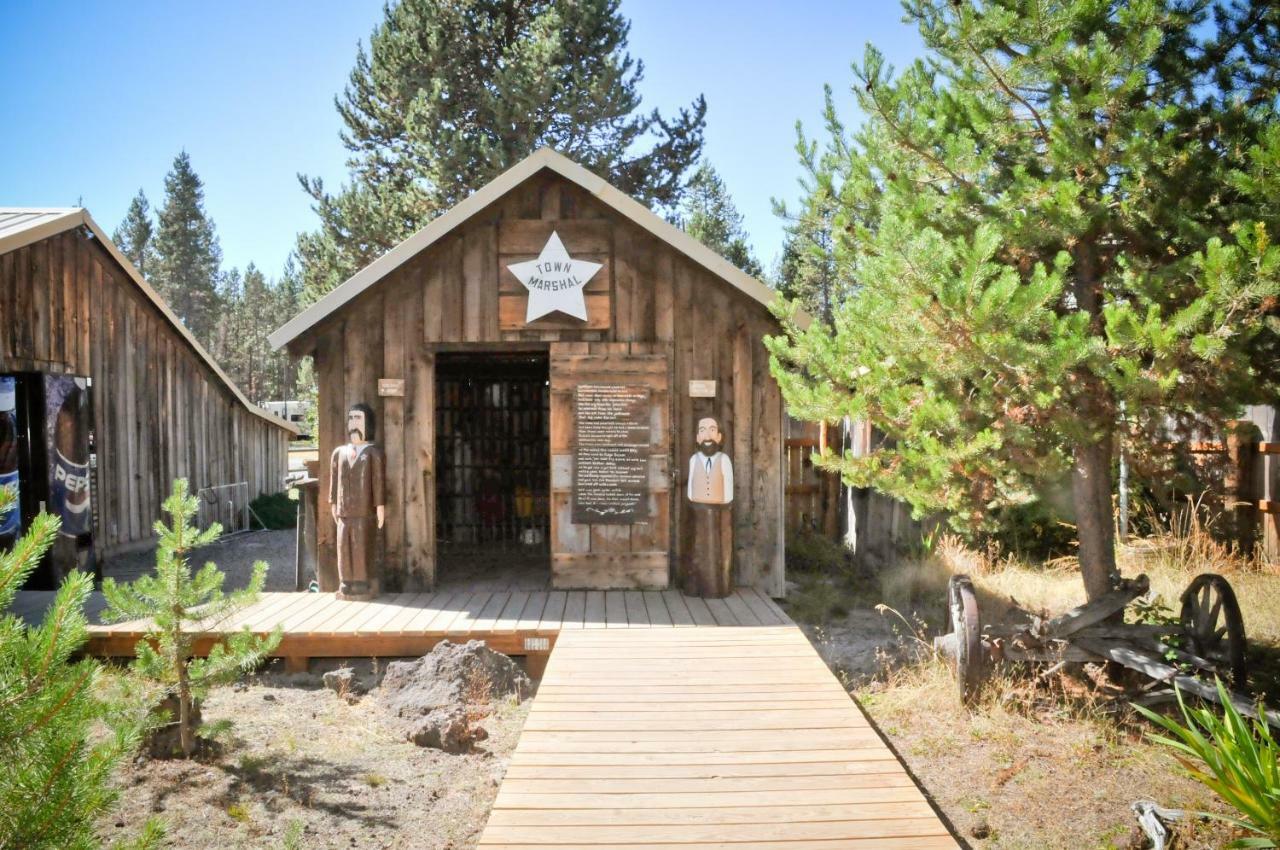 Bend-Sunriver Camping Resort 24 Ft. Yurt 12 Extérieur photo